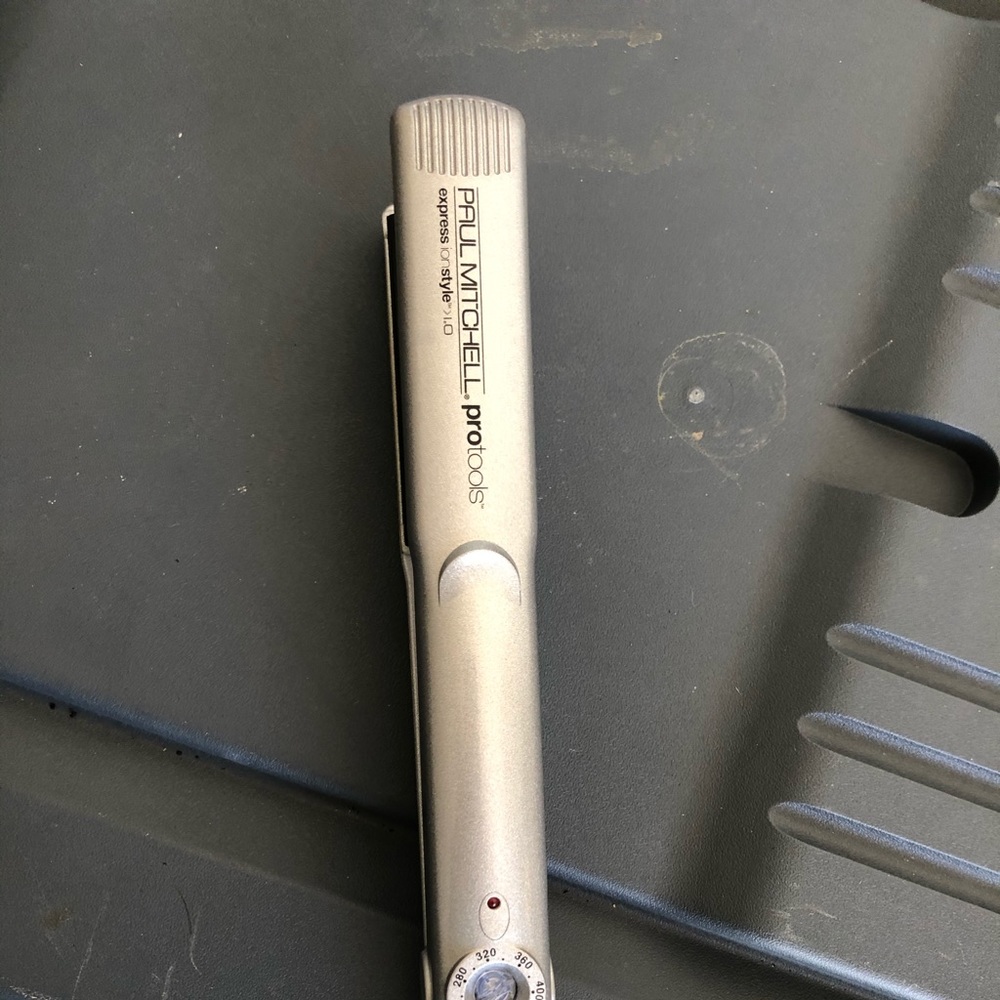 Paul Mitchell Pro flat iron